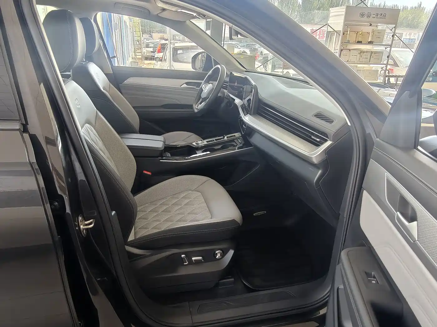 Volkswagen Talagon 2025 2025 380TSI 4WD R-Line Cruise Deluxe Edition