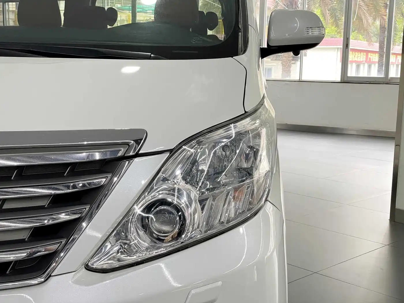 Toyota Alphard фото 19