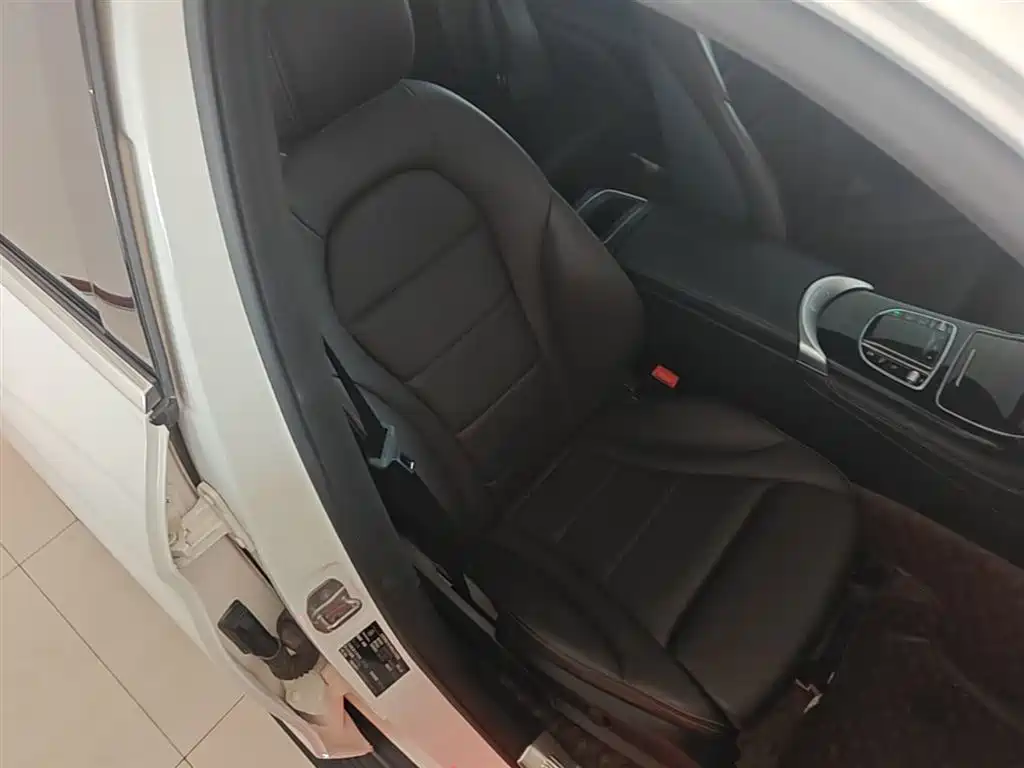 Mercedes-Benz GLC 2020 GLC 260 L 4MATIC Dynamic фото 25