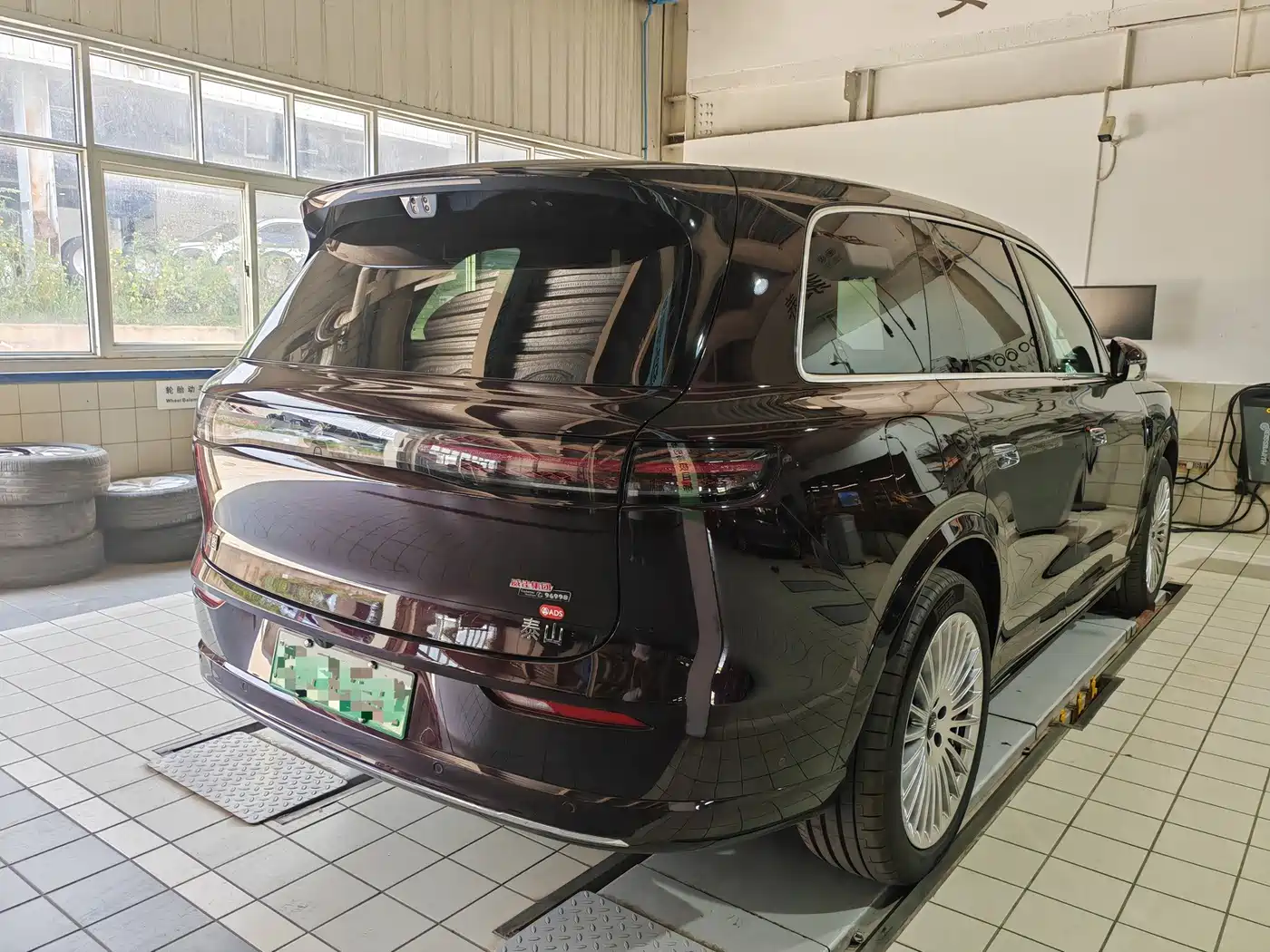 Фото 6 - Voyah Auto VOYAH Taisan