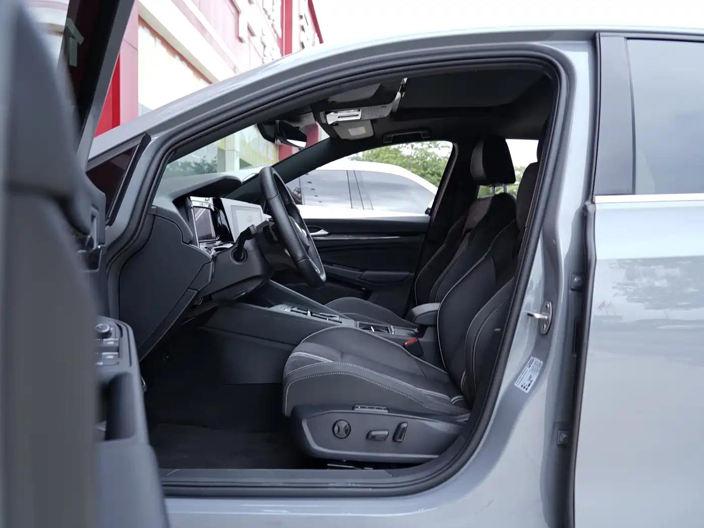 Volkswagen Golf 2021 280TSI DSG R-Line фото 5
