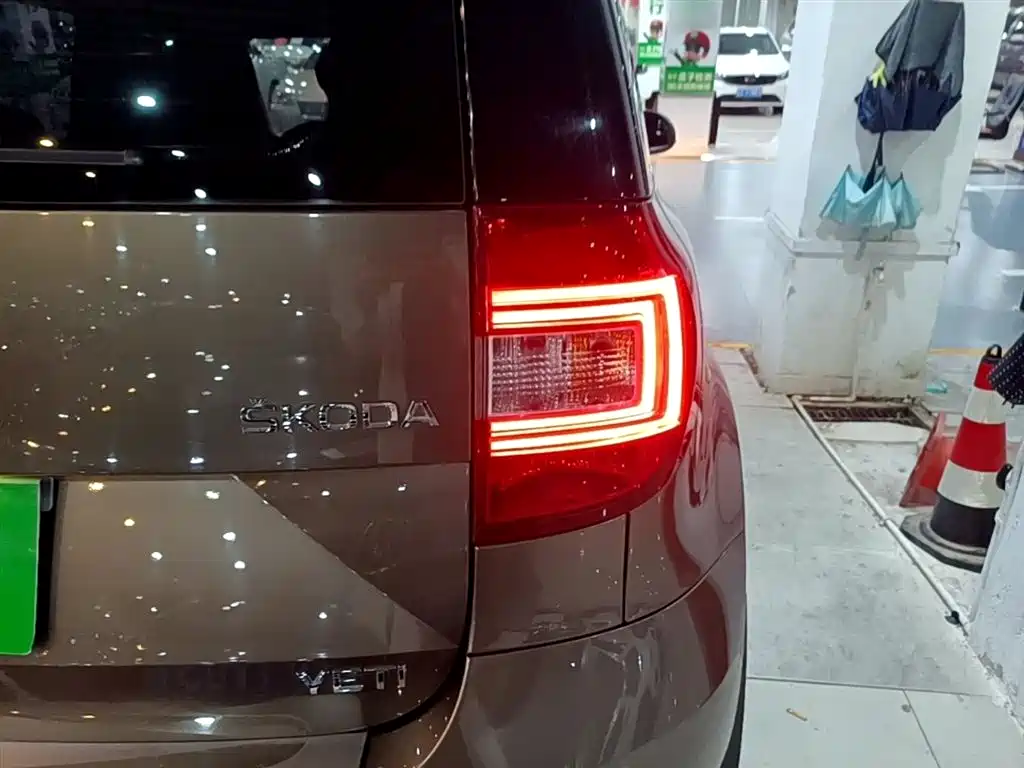 Škoda Yeti 2016 1.4TSI DSG Forward Edition фото 8