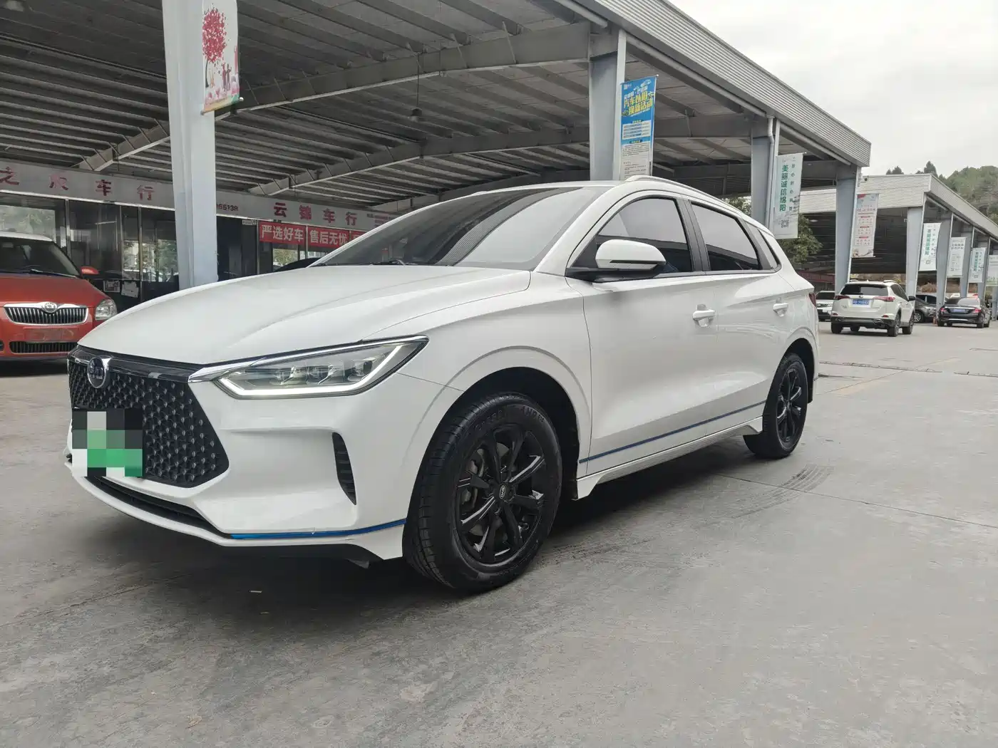 BYD E2