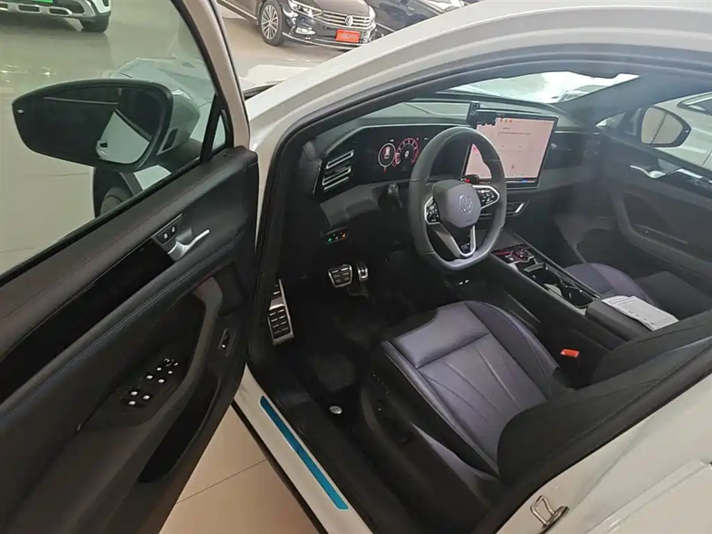 Volkswagen Tiguan L 2026 PRO 380TSI FWD R-Line Smart Leader Edition фото 16
