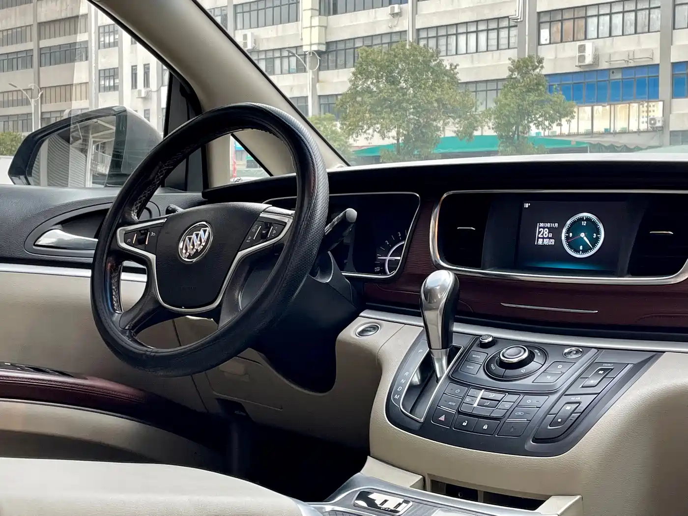Buick GL8 2018 28T Luxury Model China VI фото 12