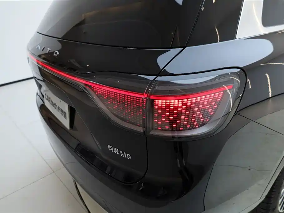 AITO Wenjie AITO M9 2024 Extended Range Ultra 42kWh 6-Seater фото 10