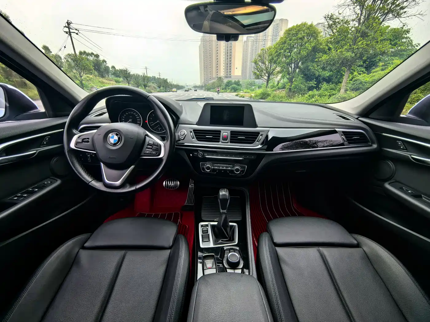 BMW 1 Series 2017 118i Sport фото 9