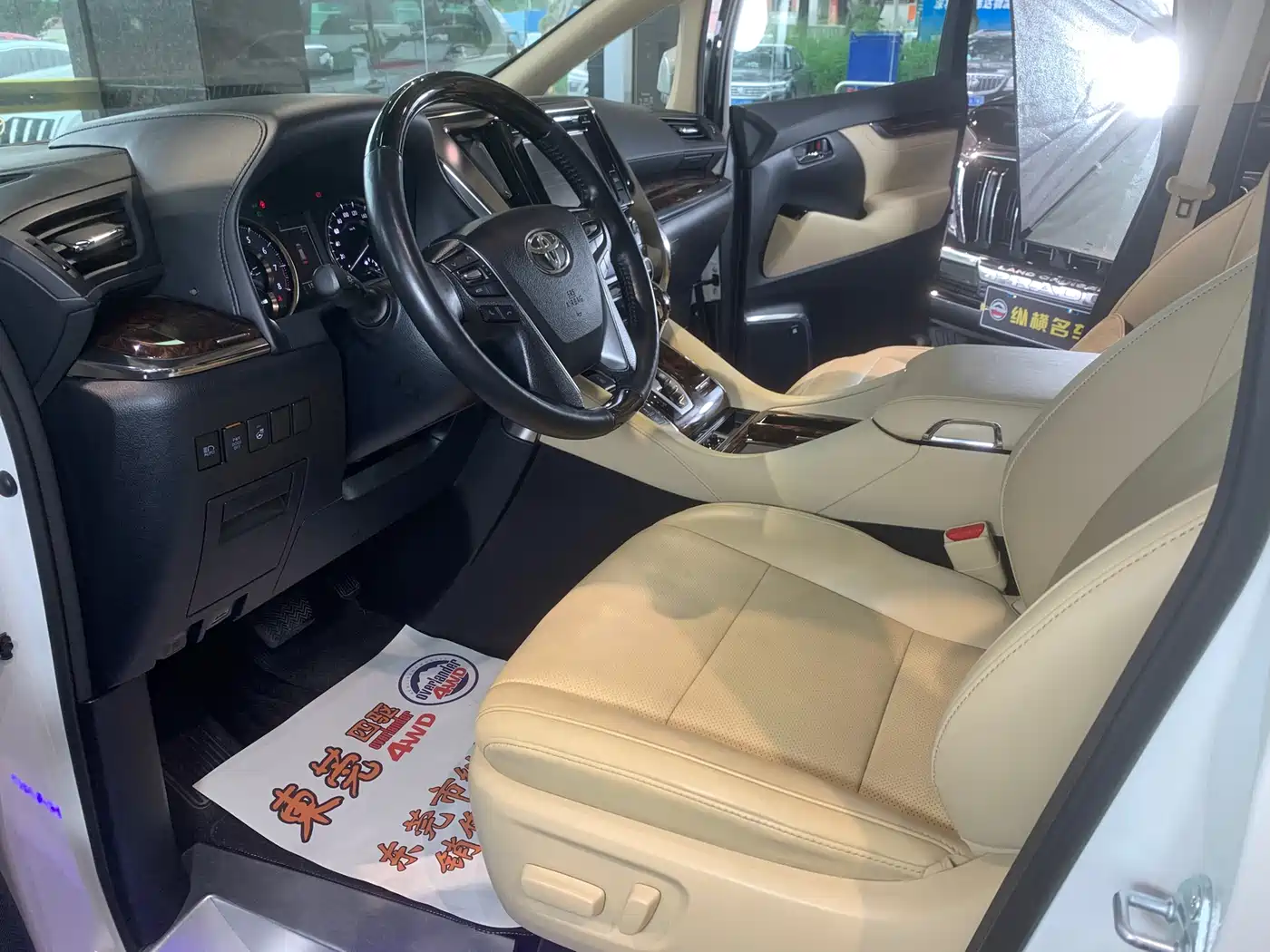 Toyota Alphard 2018 Facelift 3.5L Luxury Edition фото 9