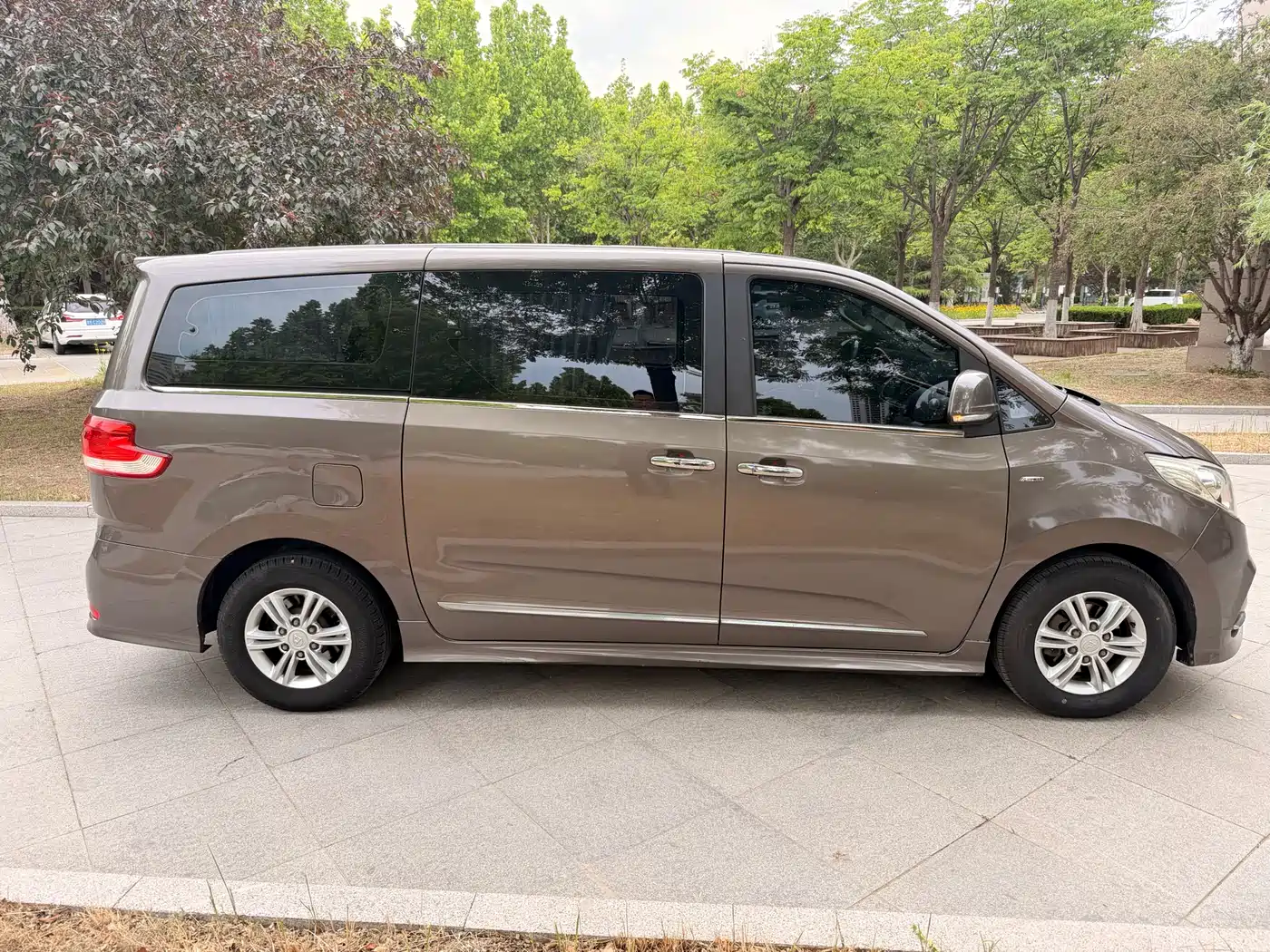 SAIC Maxus Maxus G10 2018 PLUS 2.0T Automatic Executive Edition фото 12