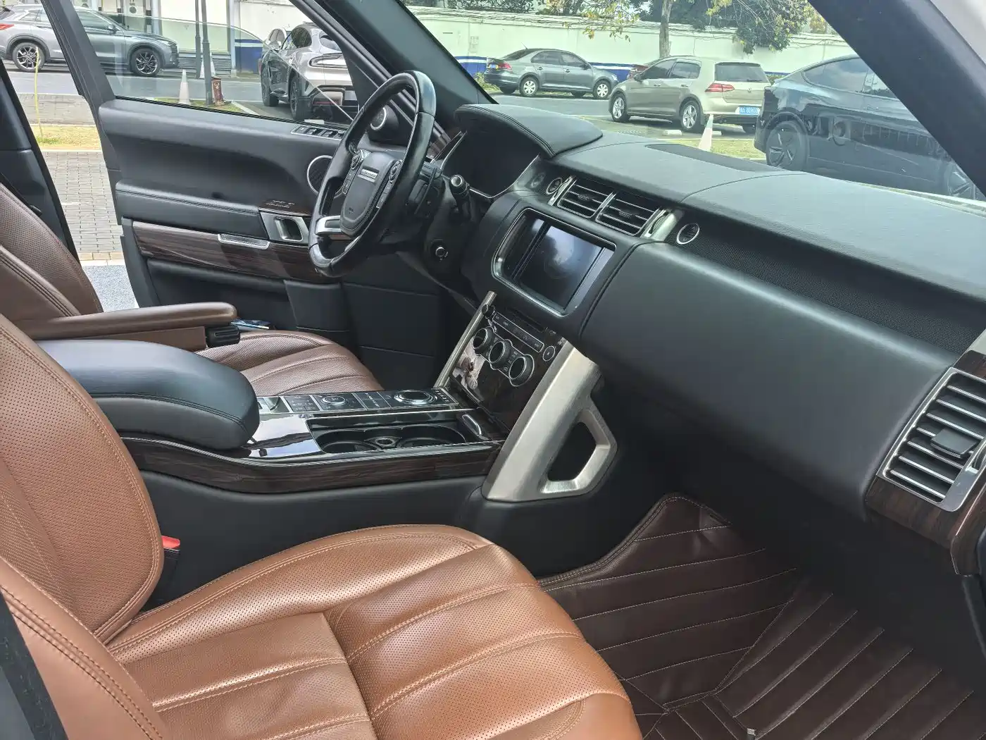 Land Rover Range Rover 2014 3.0 SC V6 Vogue SE Genesis Extended Edition фото 7