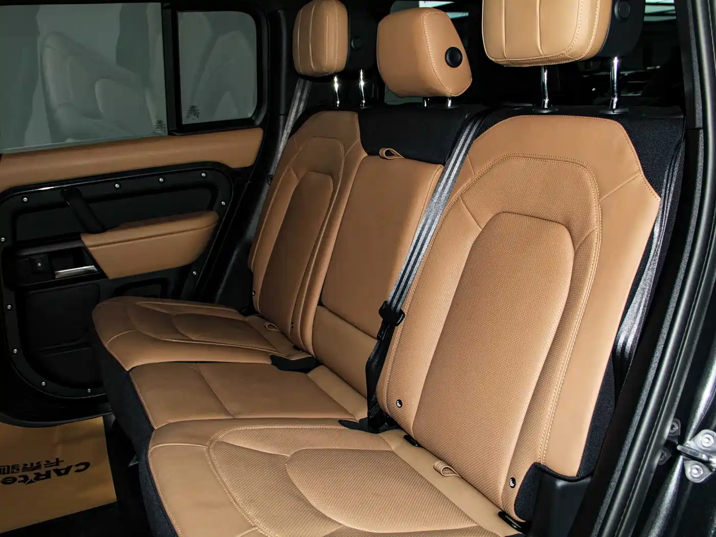 Land Rover Defender 2025 110 3.0T P400 Dark Special Edition фото 25