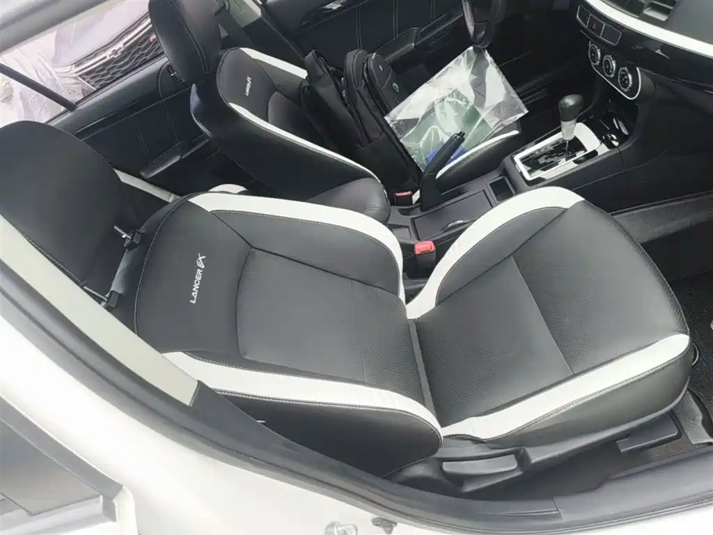 Mitsubishi Lancer EX 2016 1.8L CVT Black & White Replica фото 25
