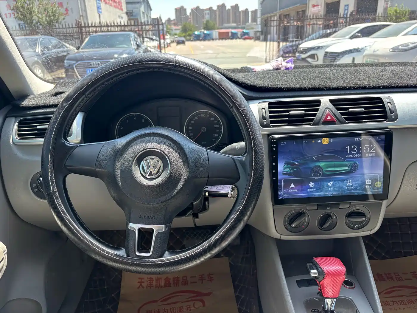 Volkswagen Bora 2011 1.6L Automatic Comfort фото 5