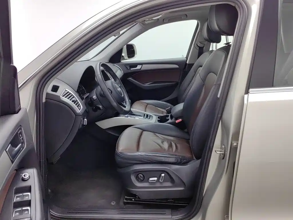 Photo 10 - Audi Q5