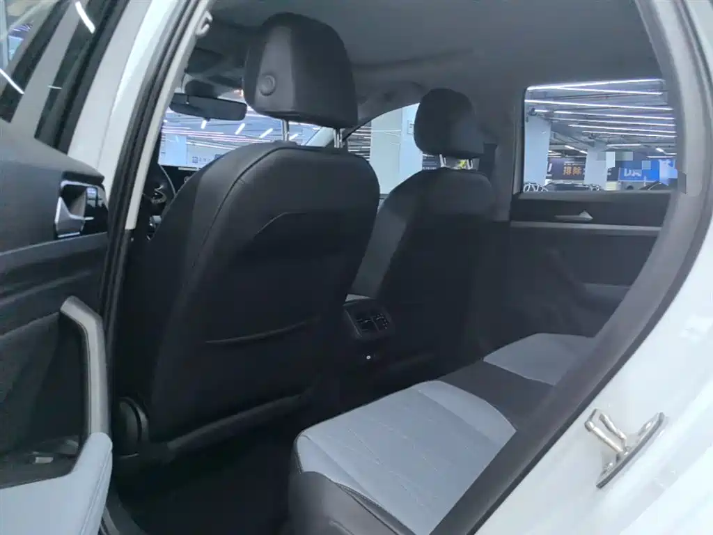 Volkswagen Lavida 2024 Model 1.5L Automatic Starlight 5 Million Edition фото 17