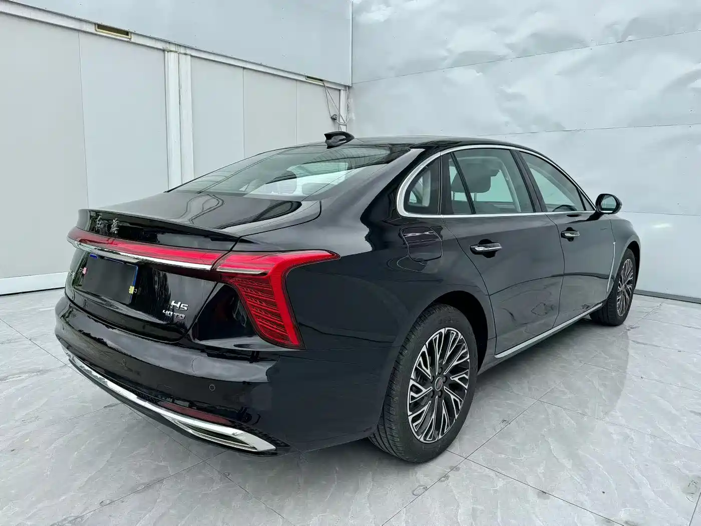 Hongqi H5 2026 2025 2.0T Automatic Qixiang 500,000 Units Commemorative Edition