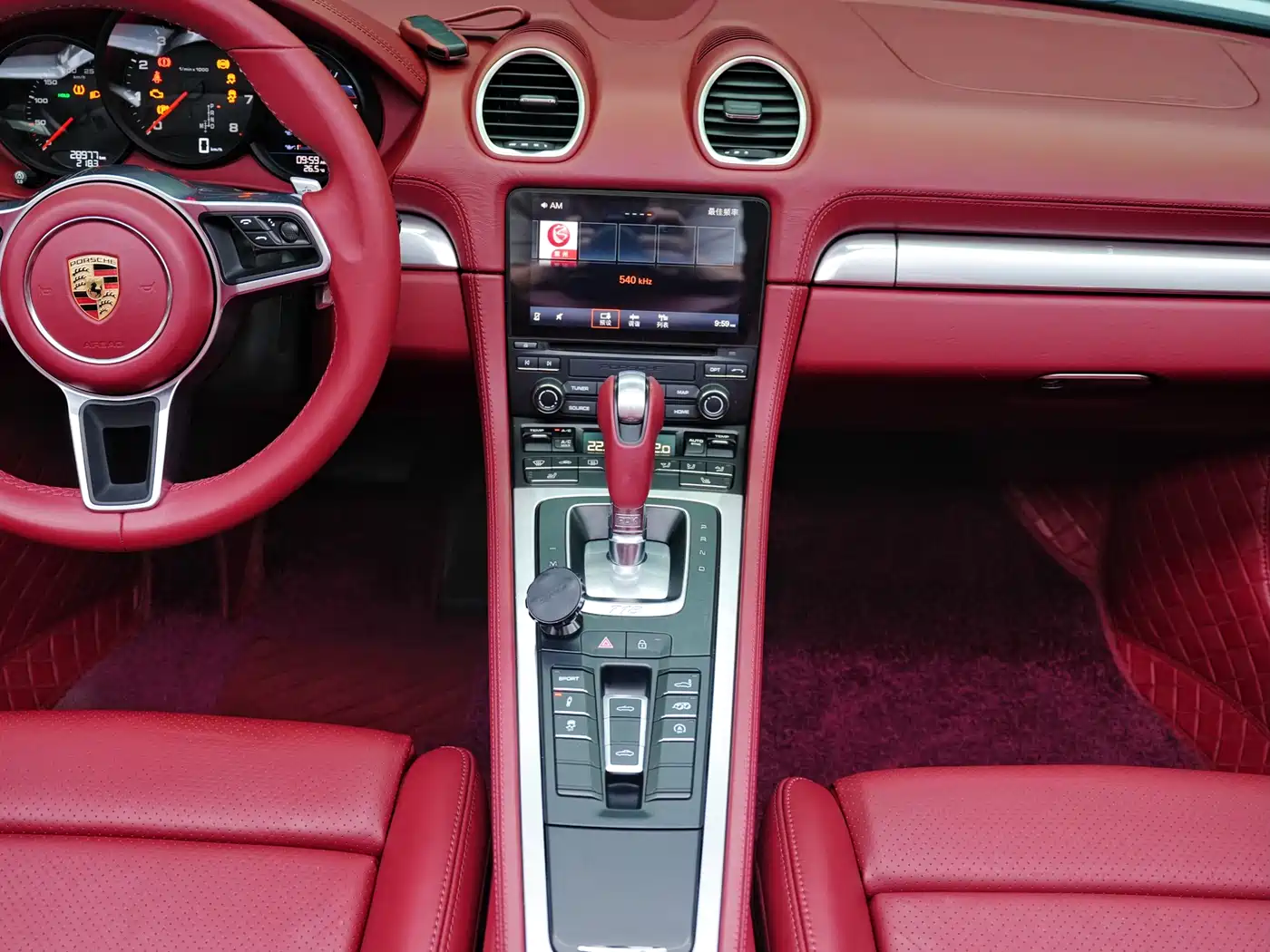 PORSCHE 718