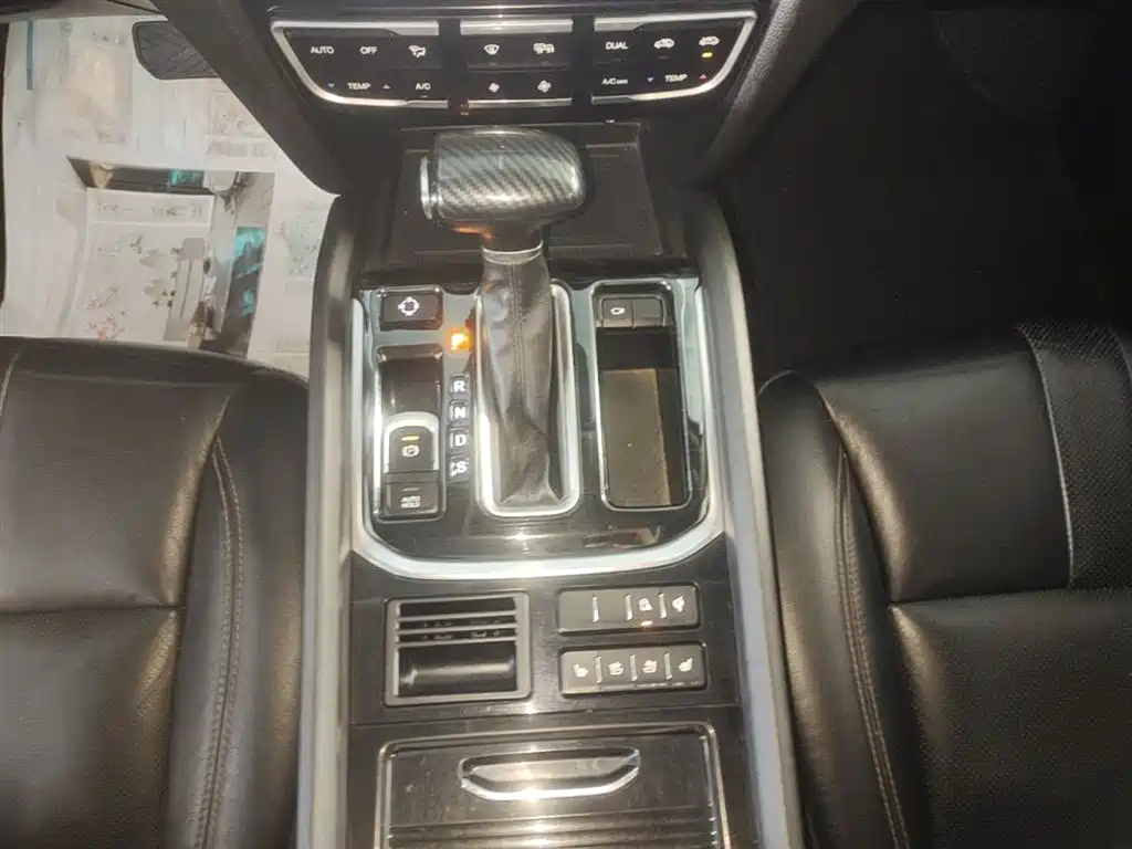 GAC Trumpchi Trumpchi GS7 2017 320T 2WD Luxury Smart Connect фото 14