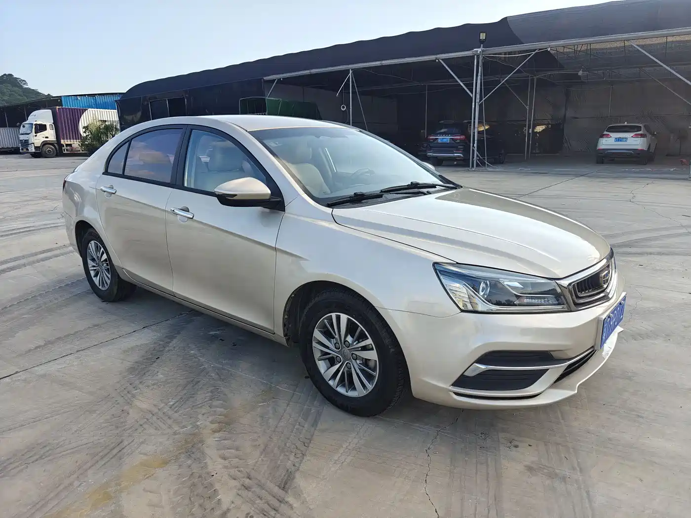 Фото 3 - Geely Emgrand
