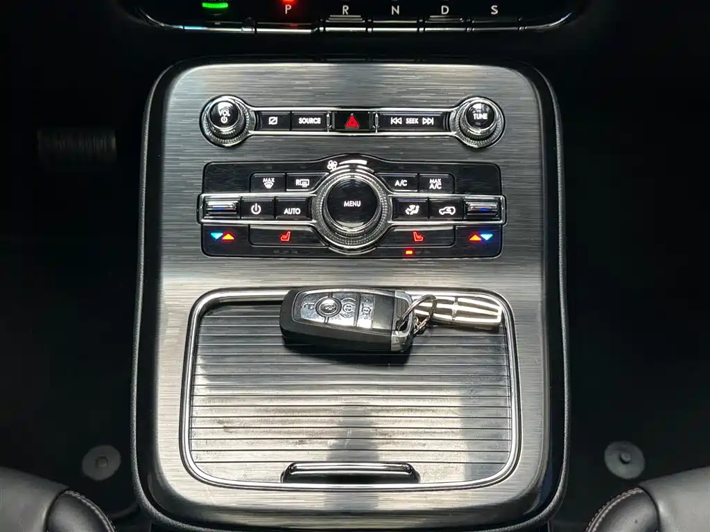 LINCOLN NAVIGATOR
