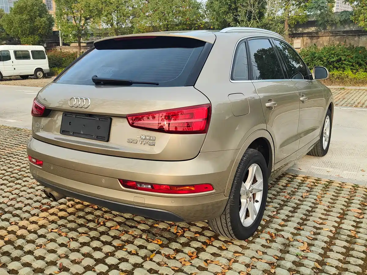 Фото 4 - Audi Q3