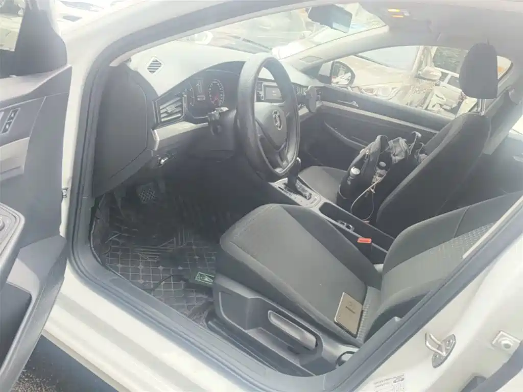 Volkswagen Bora 2019 Facelift 1.5L Automatic Fashion China VI фото 14