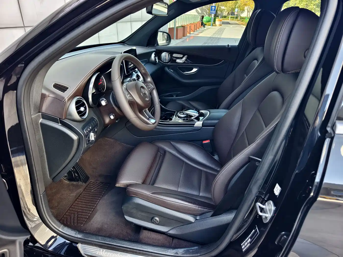 Mercedes-Benz GLC 2018 GLC 260 4MATIC Luxury фото 8