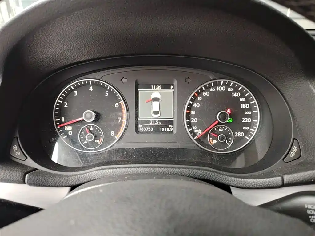 Volkswagen Passat 2015 1.8TSI DSG Prestige Edition фото 12