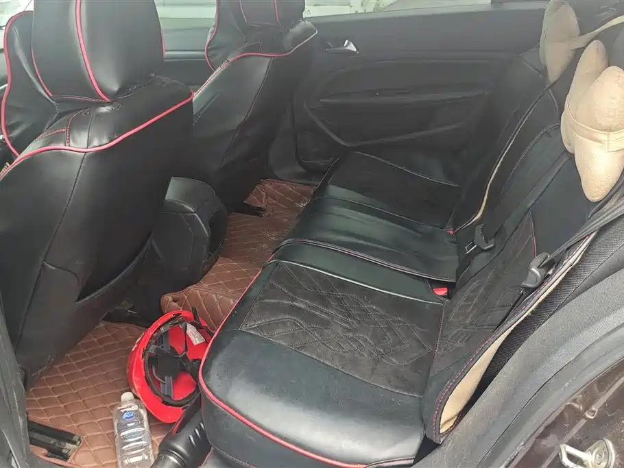 Peugeot 408 2018 1.8L Manual Leading Edition фото 11