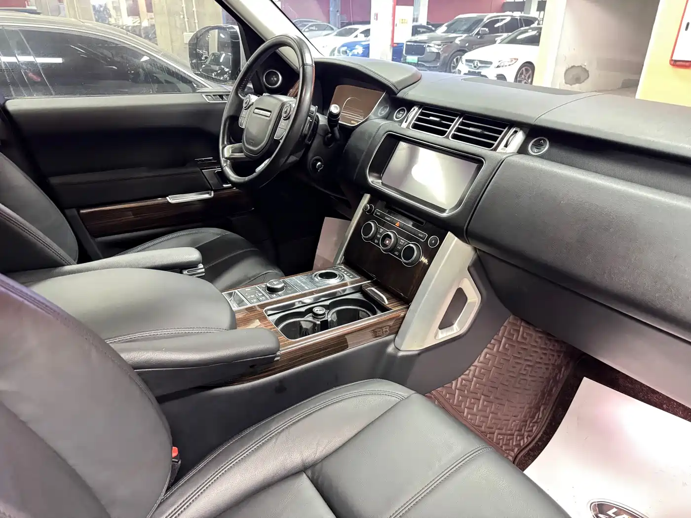 Land Rover Range Rover 2015 3.0 TDV6 Vogue фото 13