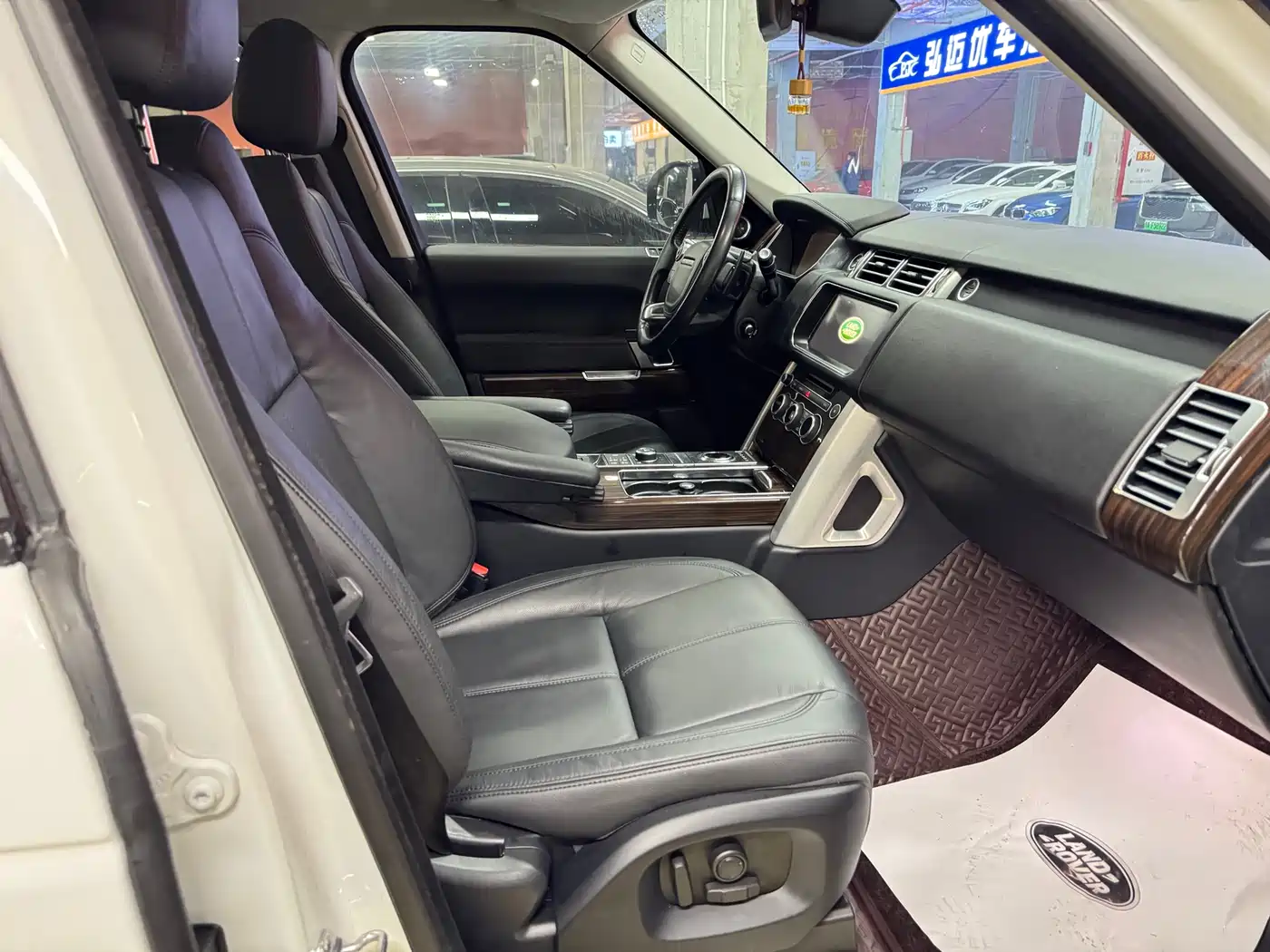 Land Rover Range Rover 2015 3.0 TDV6 Vogue фото 6
