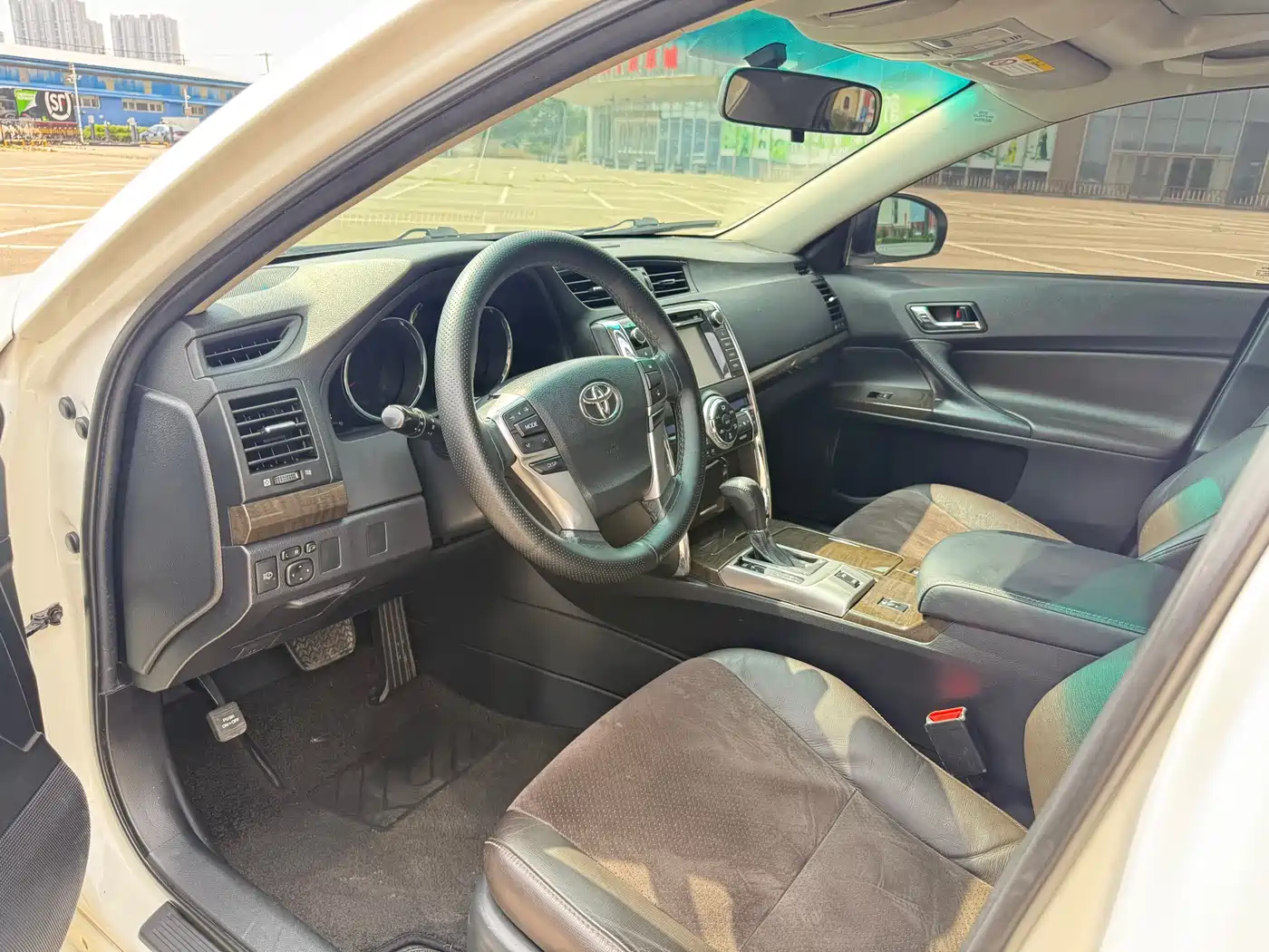 Toyota Reiz 2013 2.5V Premium Navigation Edition фото 3