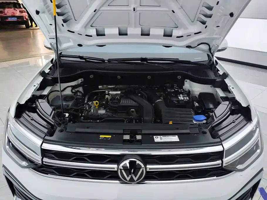 Volkswagen Tharu 2025 2024 300TSI 2WD Full Moon Edition