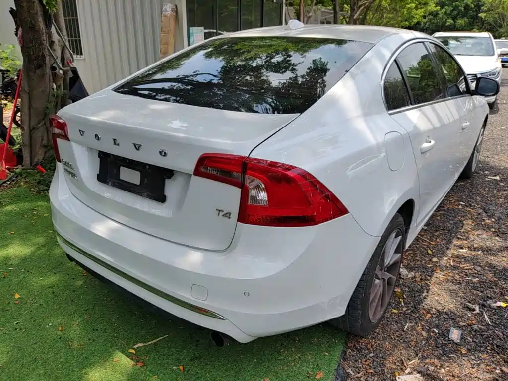 Фото 7 - Volvo S60