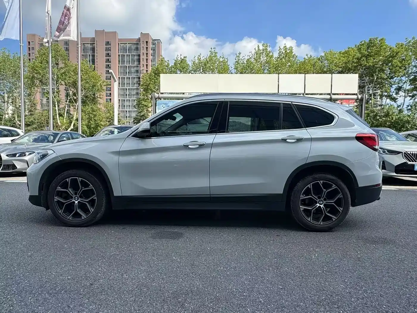 BMW X1 2020 sDrive25Li Leading Model фото 3