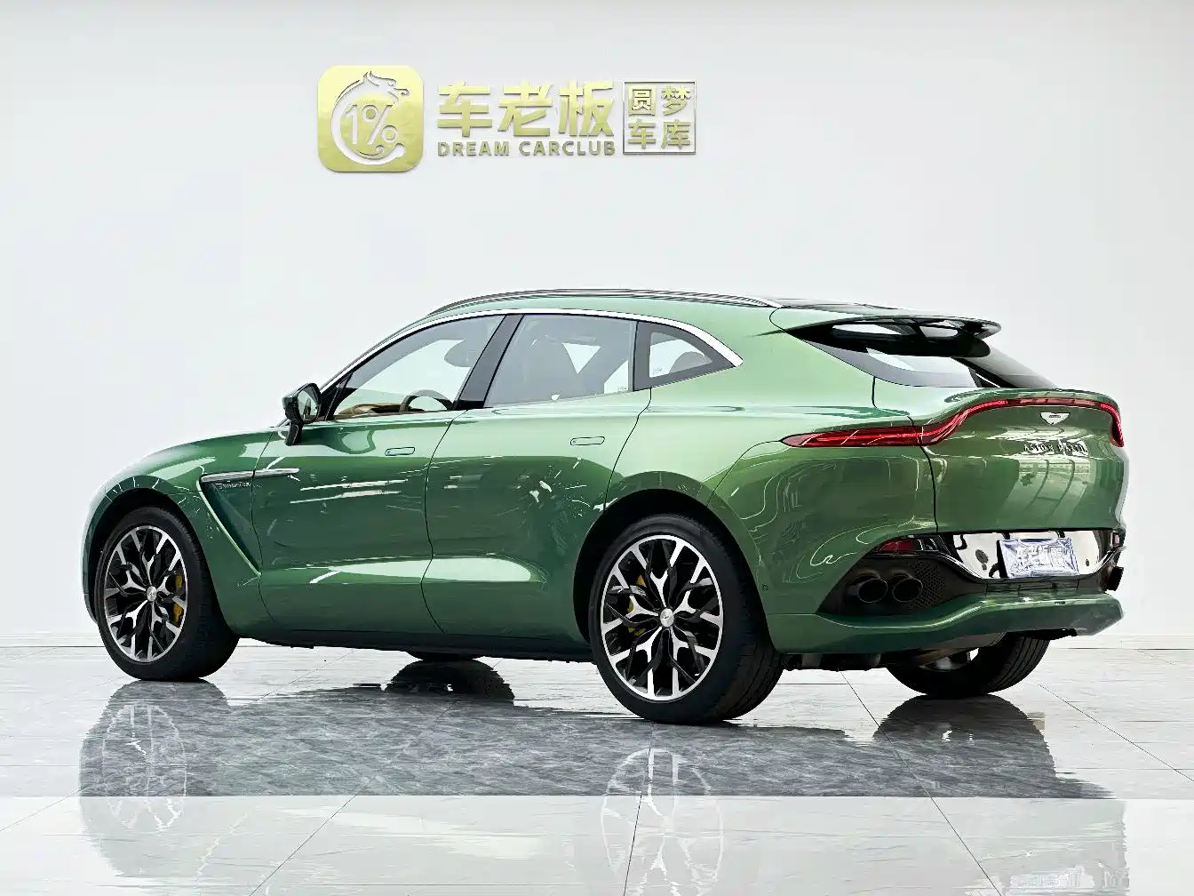 Aston Martin DBX 2023 2022 3.0T STRAIGHT-SIX