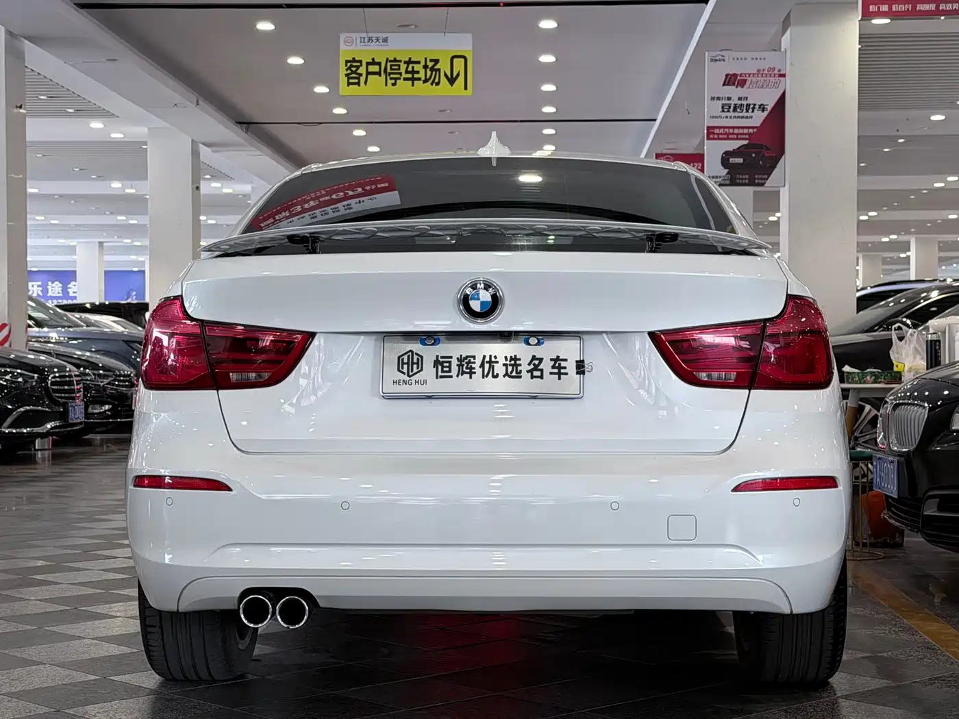 BMW 3 Series GT 2018 320i Fashion фото 3