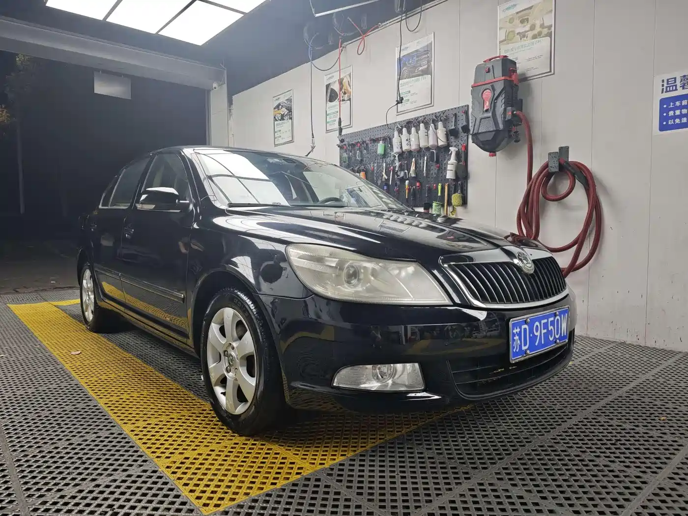 Škoda Octavia 2012 1.8TSI DSG Yijun Edition фото 4