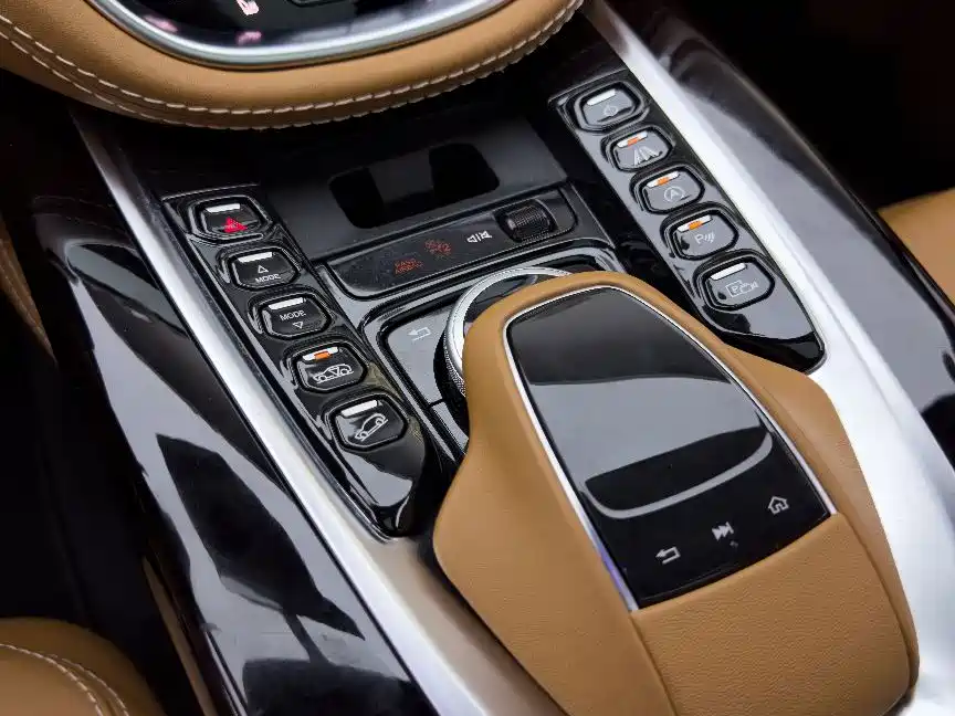 Aston Martin DBX 2023 2022 3.0T STRAIGHT-SIX