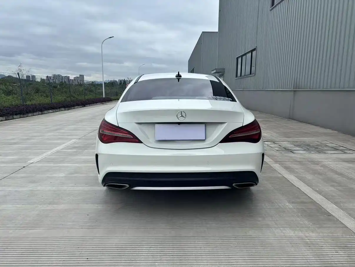 Mercedes-Benz CLA (Import) 2016 CLA 200 Fashion фото 8