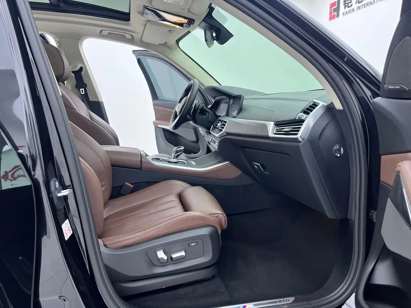 BMW X5 (Import) 2021 xDrive40i M Sport Package фото 12