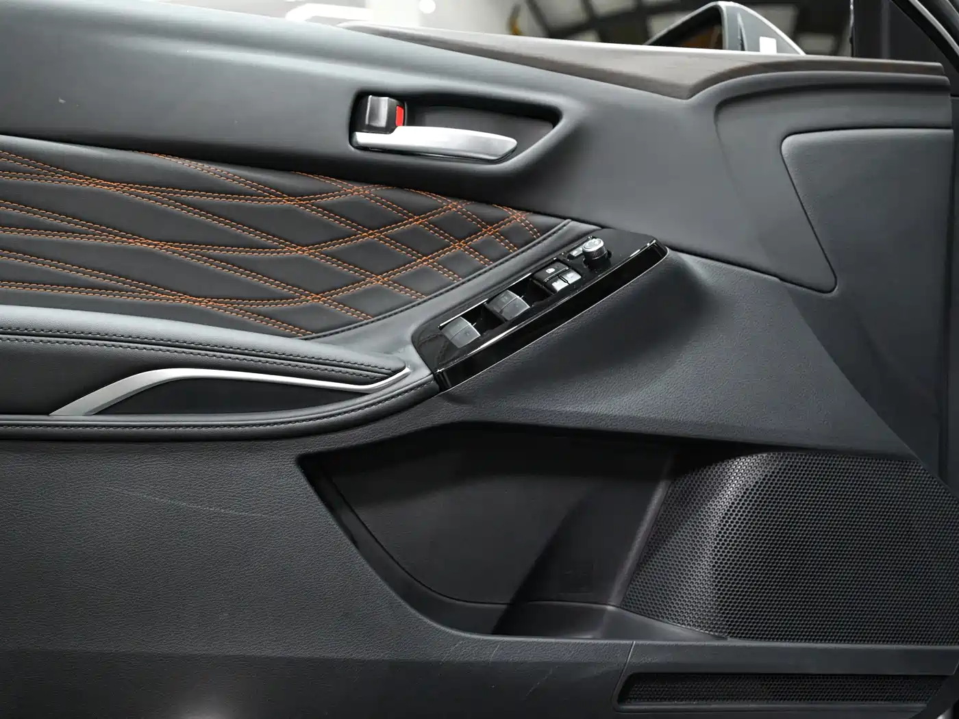 Toyota Avalon 2024 Hybrid 2.0L Luxury Edition фото 6