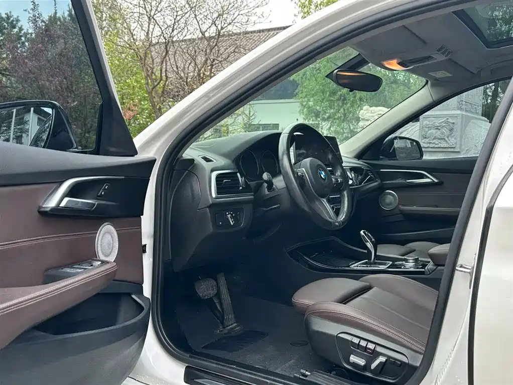 BMW 1 Series 2021 Facelift 120i M Sport Shadow Edition фото 7