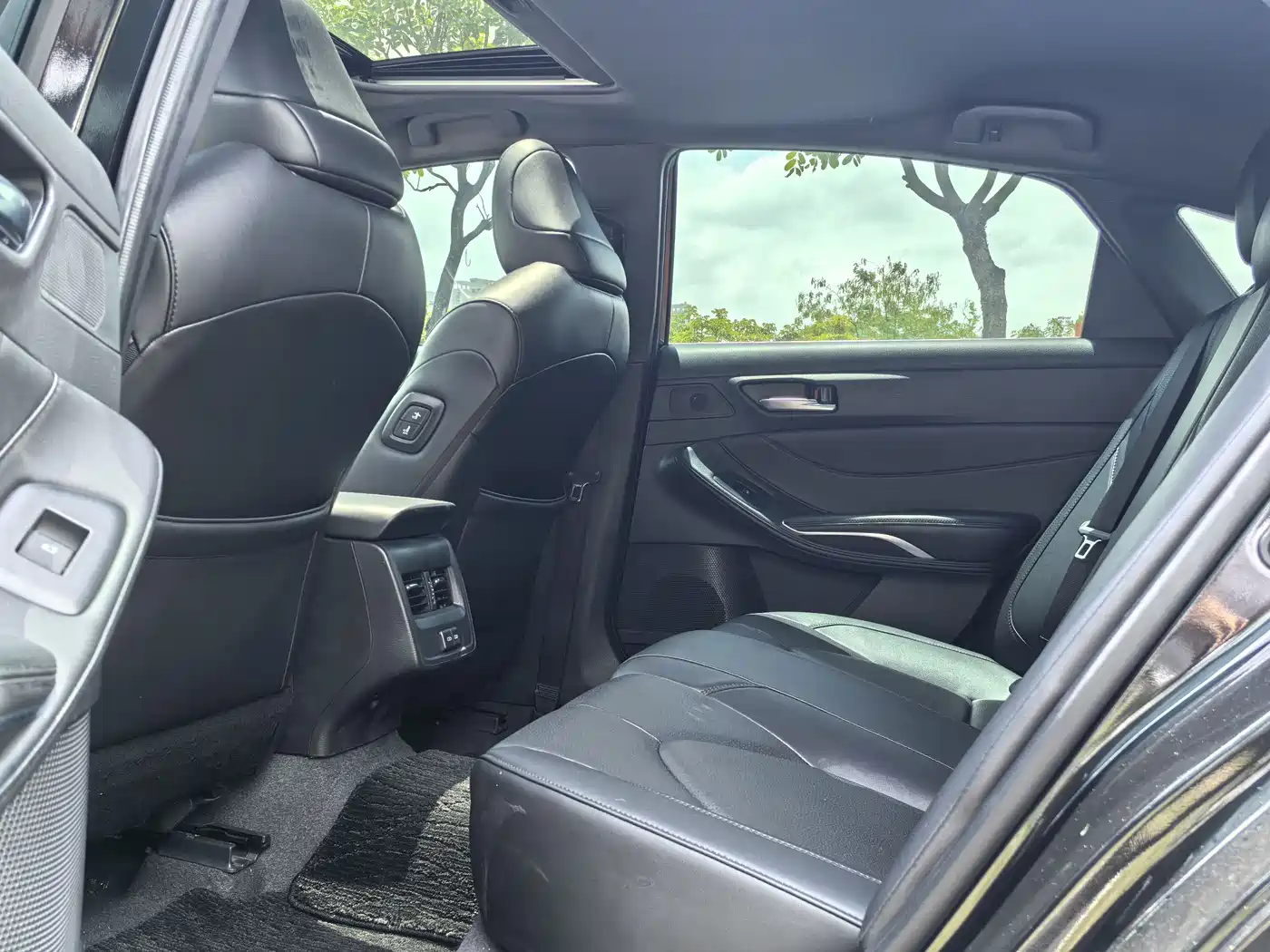 Toyota Avalon 2024 2.0L Luxury Edition фото 8