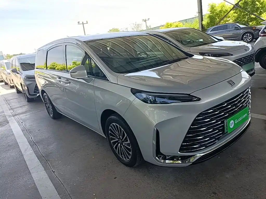 Buick GL8 New Energy 2025 Land Honor Premium Edition 7-Seater фото 4