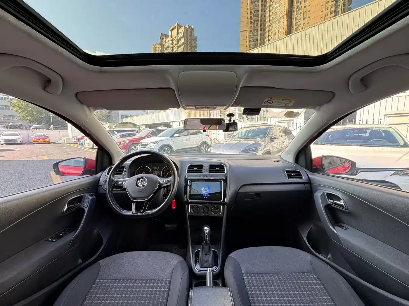 Volkswagen Polo 2016 1.6L Automatic Comfort фото 17