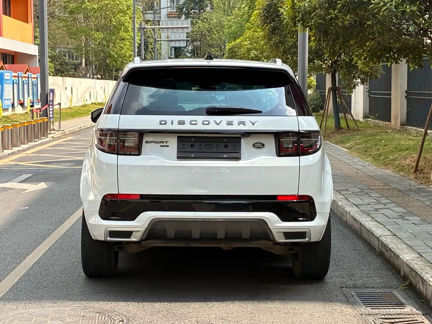 Land Rover Discovery Sport 2022 Model Facelift 249PS R-Dynamic S Performance Edition 5-seater фото 14