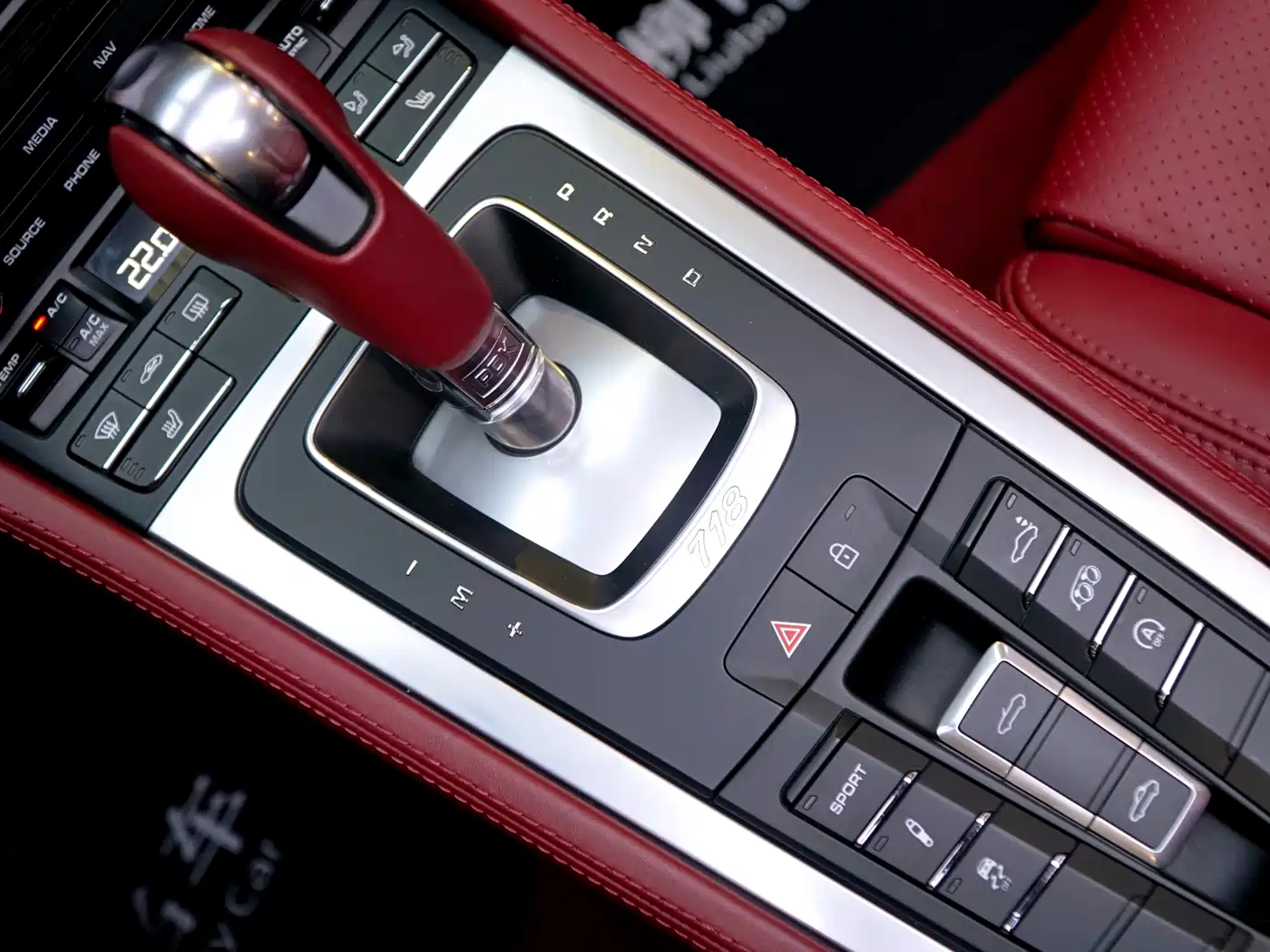 Porsche 718 2022 Boxster 2.0T фото 9