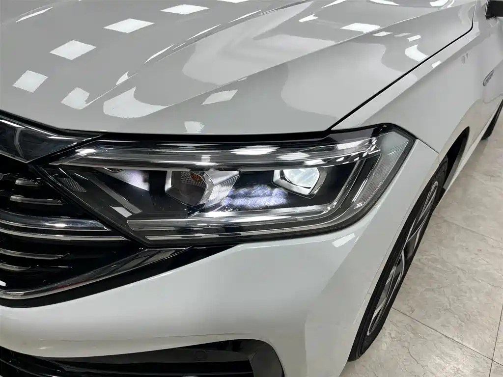 Volkswagen Sagitar 2023 Model Year 200TSI DSG Surpass Edition фото 17