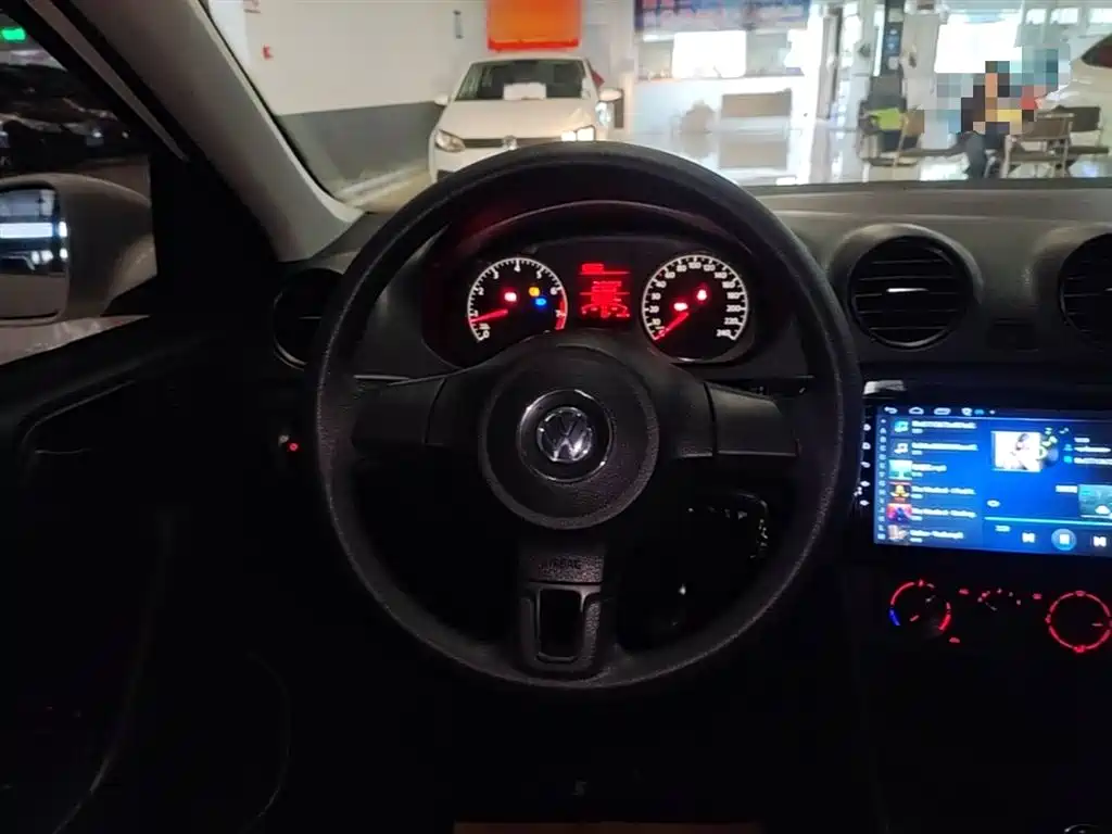 Volkswagen Jetta 2015 1.6L Manual Trend фото 11